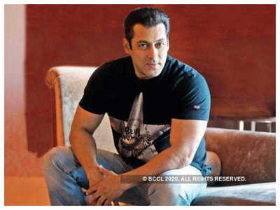 Salman Khan revives his last years' food donation drive, distributes meal kits to COVID-19 warriors in the city