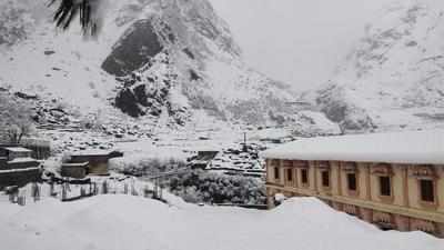 Fresh spell of snow, rain lashes Uttarakhand