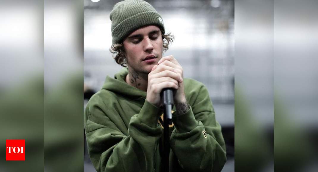 JB gets emotional while singing for prisoners