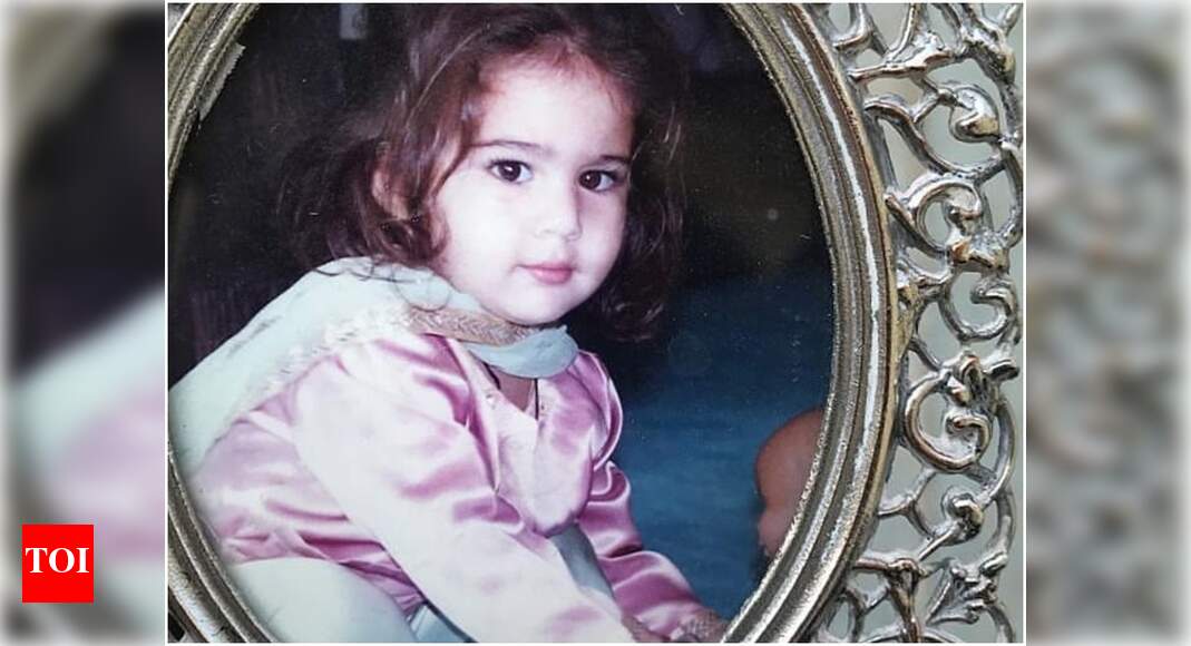 Throwback: Sara Ali Khan looks cute as a button in this picture shared by her aunt Saba – Times of India