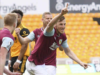 Chris Wood hat-trick leads Burnley rout of Wolves