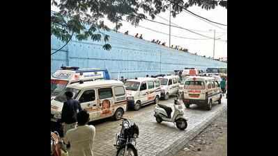 Ambulances jam roads over O2 fight
