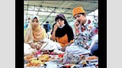 Telangana: Devotees cautioned to avoid cold fruits & drinks at Iftar