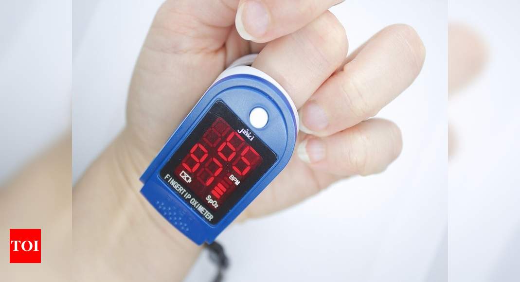 Fingertip Pulse Oximeter, Blood Oxygen Saturation Monitor (SpO2) with Pulse  Rate Measurements and Pulse Bar Graph, Portable Digital Reading LED