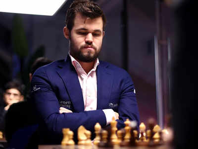 Carlsen faces Howell in last game as world champion