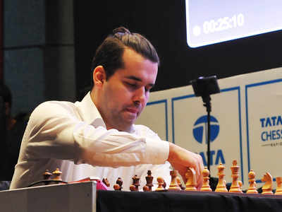Russia's Ian Nepomniachtchi to challenge Magnus Carlsen for world chess title