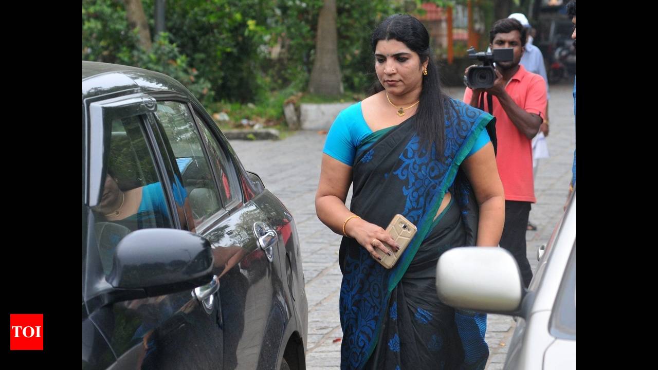 Kerala: Solar scam accused Saritha Nair gets 6 years rigorous imprisonment  in cheating case | Kozhikode News - Times of India