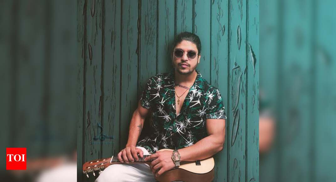Indie-music composer and singer Prateek Gandhi shows lost love during ...