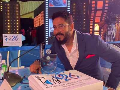 Why did Raj Chakraborty suddenly change his phone number?