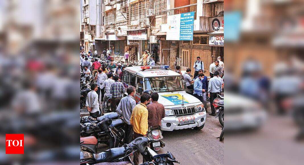 SMC, city police strictly enforce new curbs in Surat | Surat News - Vimarsana News