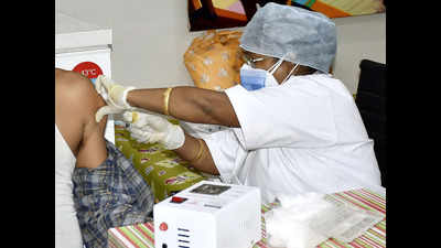 Recipients toil hard to get jab amid acute vial crisis in Kolkata