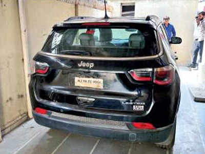 Man uses same numberplate for 2 SUVs in Ahmedabad, booked