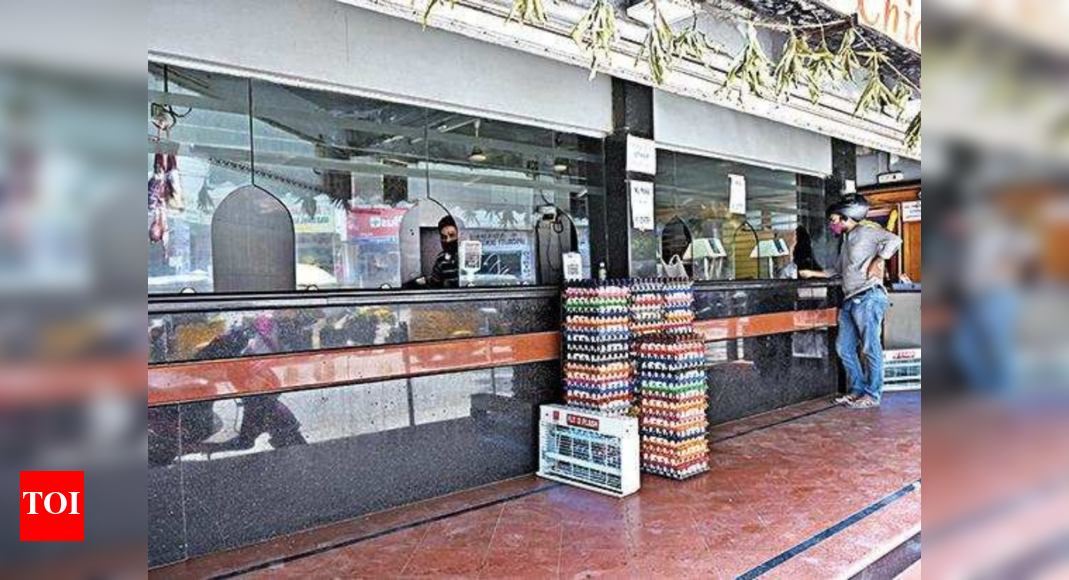 Chicken prices drop to Rs 160/kg owing to curfew in Maharashtra, Karnataka Hyderabad News