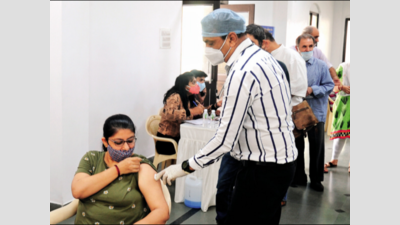 Gujarat: Rupani to launch 18+ vax drive on May 1