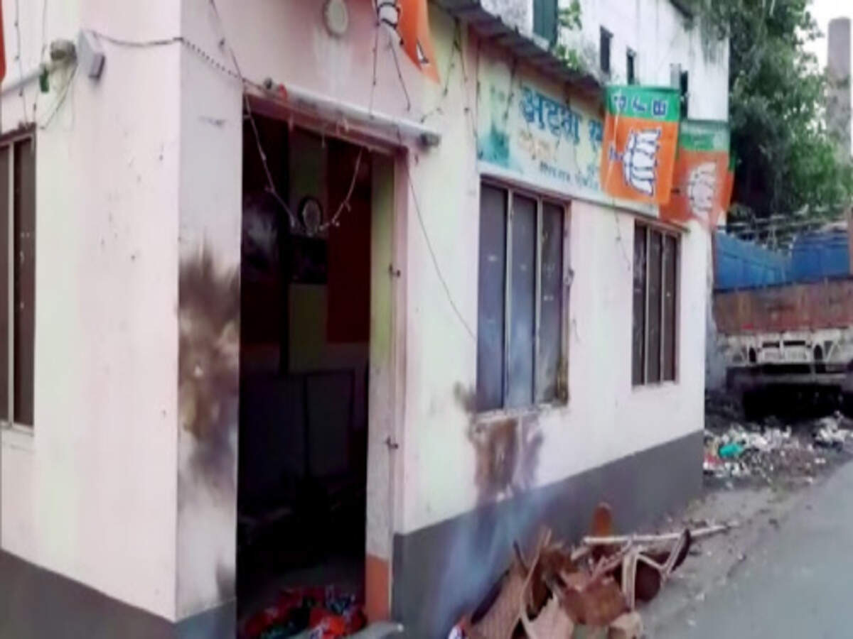 Bengal violence: 12 BJP workers killed, Nadda leaves to be with victims' kin 1