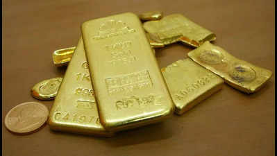 Police recover Rs 5 crore worth stolen gold, cash
