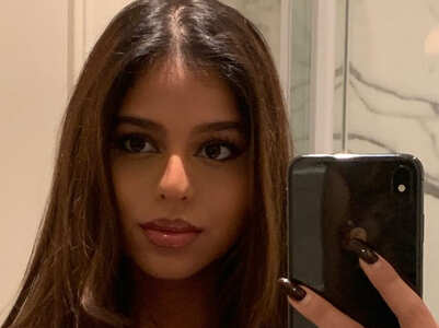 Rock the '90s lip liner trend like Suhana