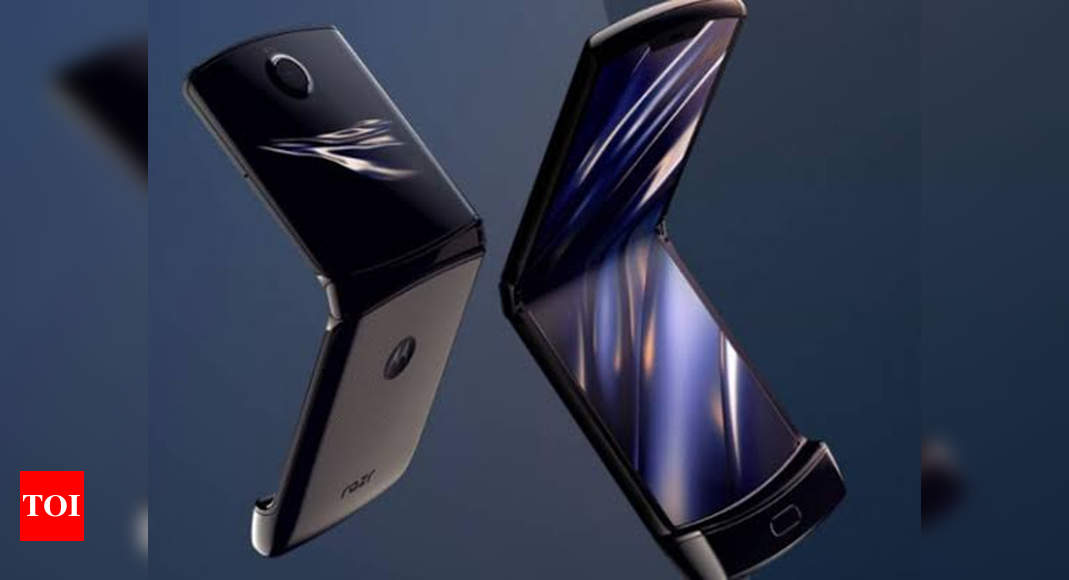 Motorola’s foldable phone Moto Razr selling at its lowest price ever