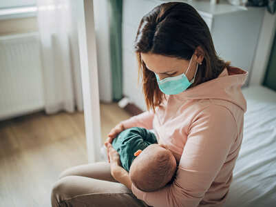 Breastfeeding the baby when you are COVID+