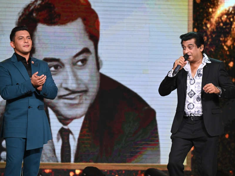 Indian Idol 12: Amit Kumar graces the stage for father Kishore Kumar's 100 songs special episode - Times of India