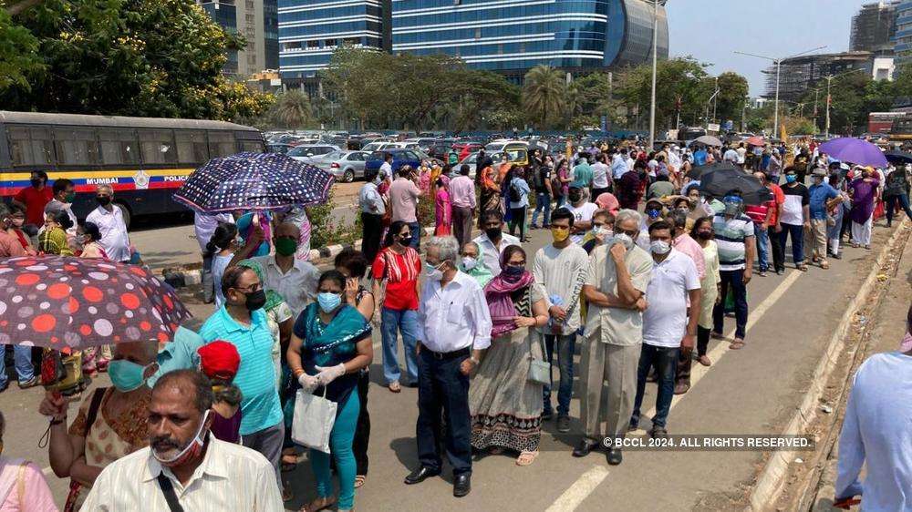 Huge rush at vaccine centres
