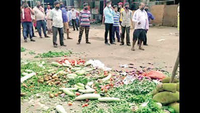 Balangir: Asked to close shops, sellers dump veggies on the road