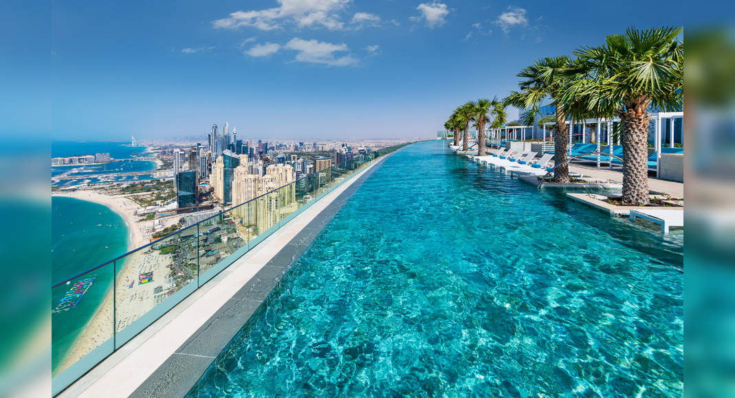 World’s highest infinity pool has opened in Dubai and it’s incredible ...