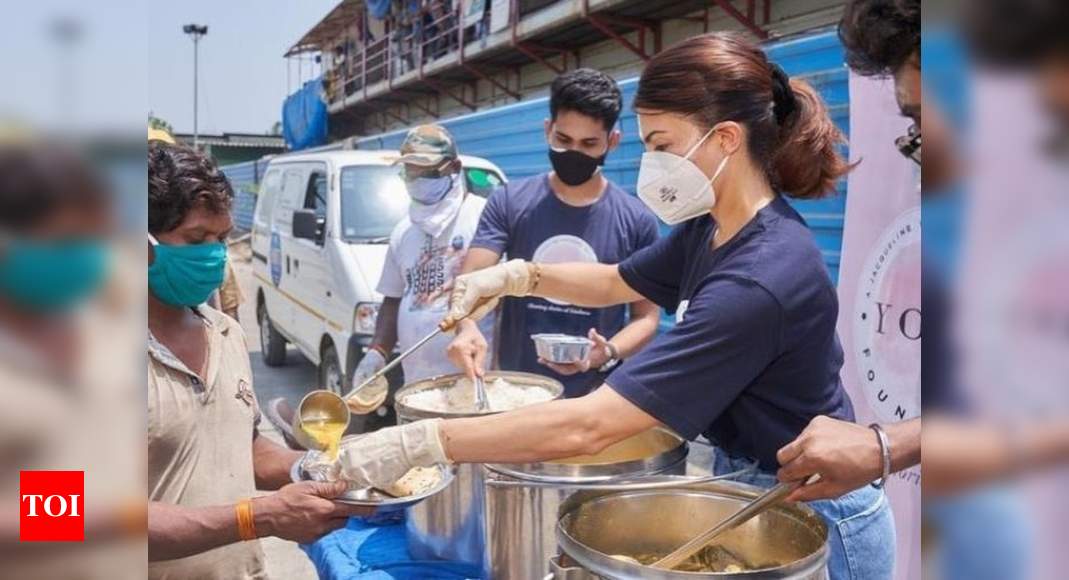 DJ Snake praises Jacqueline Fernandez as she distributes meals as a part of COVID relief initiatives – Times of India