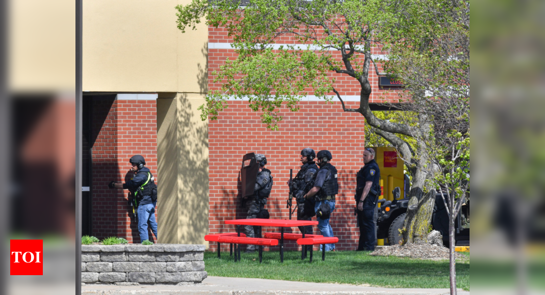 Four people freed from ongoing Minnesota bank robbery standoff