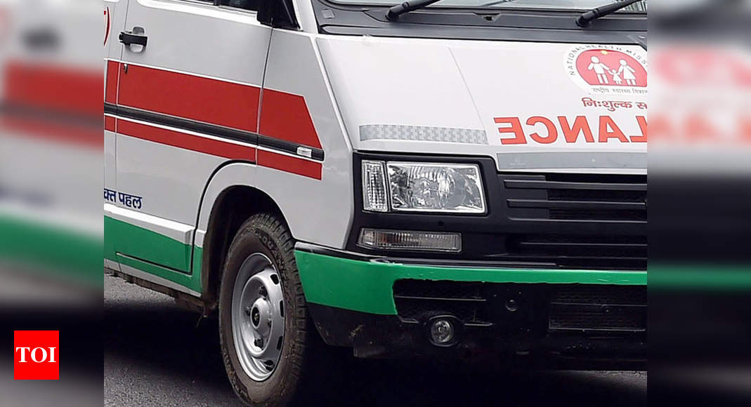 Handed Over 11 Ambulance Drivers From The Government - Budaun News - Budaun  News:शासन से मिलीं 11 एंबुलेंस चालकों को सौंपी