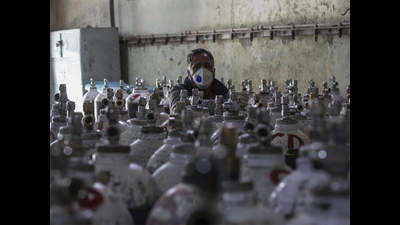 Credai gifts 200 jumbo oxygen cylinders to Noida