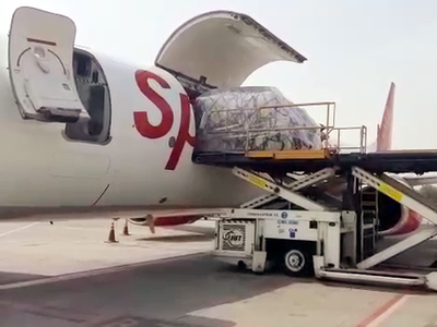 SpiceJet airlifts 2,900 oxygen concentrators from Hong Kong to Delhi