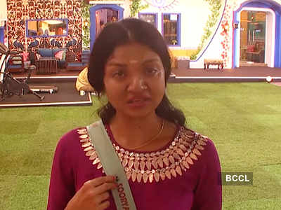 Bigg Boss Malayalam 3: Soorya Menon requests Bigg Boss to let her quit the show; says, 'I have completely lost it'