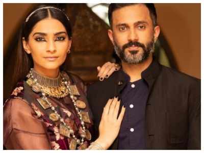 Throwback: When Sonam Kapoor revealed that she was 'PMSing badly' when Anand Ahuja grandly proposed to her