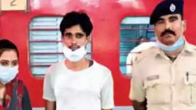 Ahmedabad: Cop saves couple from falling under moving train