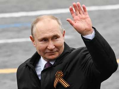 Putin tells Red Square parade that Nazi ideas persist