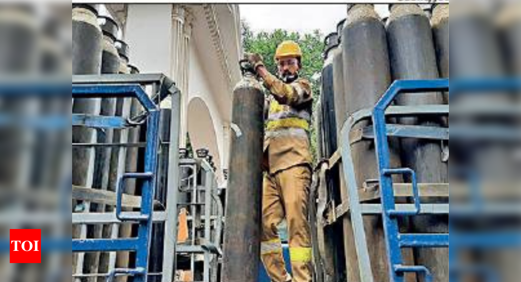 Fresh batches of oxygen cylinders arrive in Kol