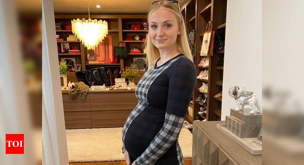 Mothers Day 2021 Joe Jonas Shares A Throwback Picture Of Pregnant Sophie Turner English 3401
