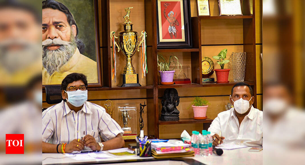 Centre indulging in politics over supply of vaccines: Jharkhand health minister | India News - Vimarsana News