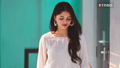 Sunainaa tests positive for COVID-19; isolates herself