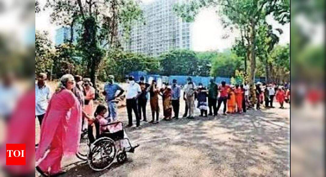 Mumbai: Most hopefuls who land at vax centres not locals, says corporators | Mumbai News - Vimarsana News