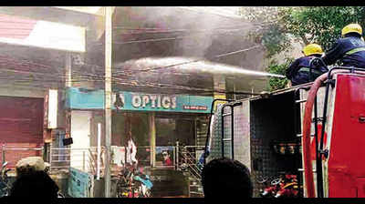 Hyderabad: Shops gutted in huge blaze at Koti complex