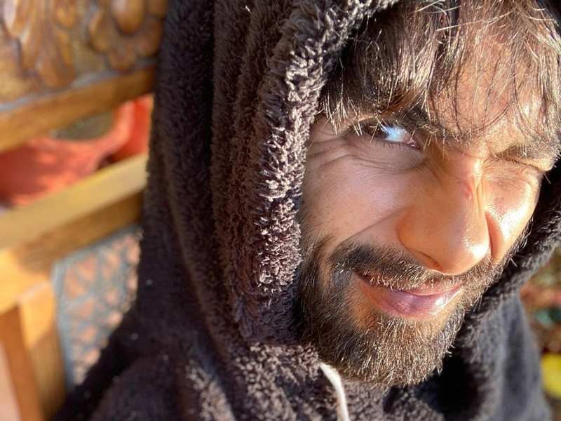 Shahid Kapoor shares 'picture of happiness', pens down motivational thought for fans