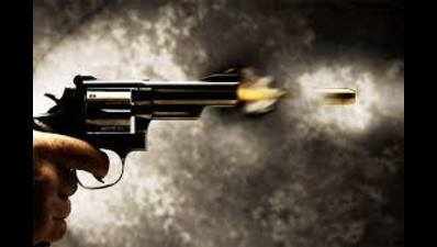 Private firm staff shot at, robbed of Rs9L in Saran