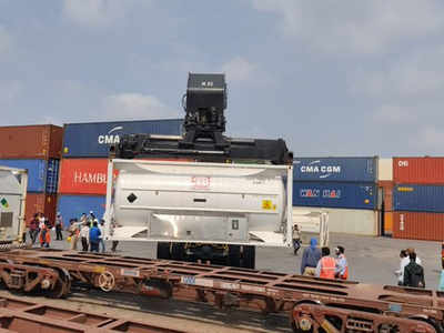 Bengaluru: First oxygen train brings 120 tonnes