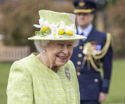 Queen returns to public stage detailing UK govt's new agenda