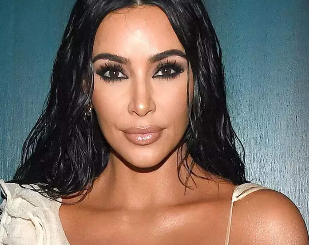 
Kim Kardashian denies purchasing ancient Roman statue

