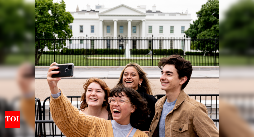 Lafayette Square near the White House reopens to public