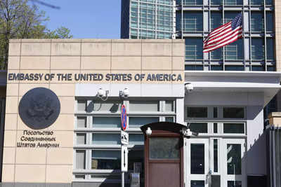 US halts consular services in Russia after diplomatic row