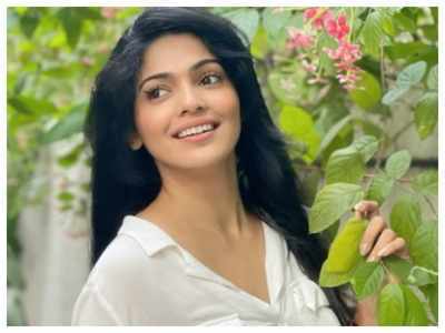 Pooja Sawant is a sight to behold in this stunning white outfit; see pic